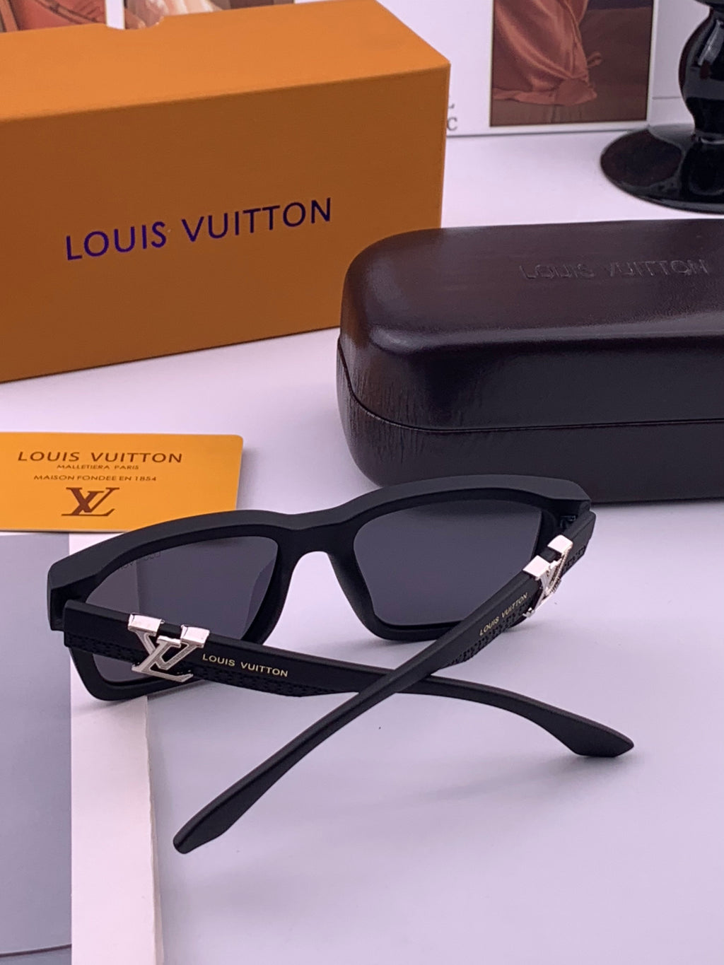 Louis Vuitton L3551 Square Gold Lens Sunglasses for Men & Women - detail image 5