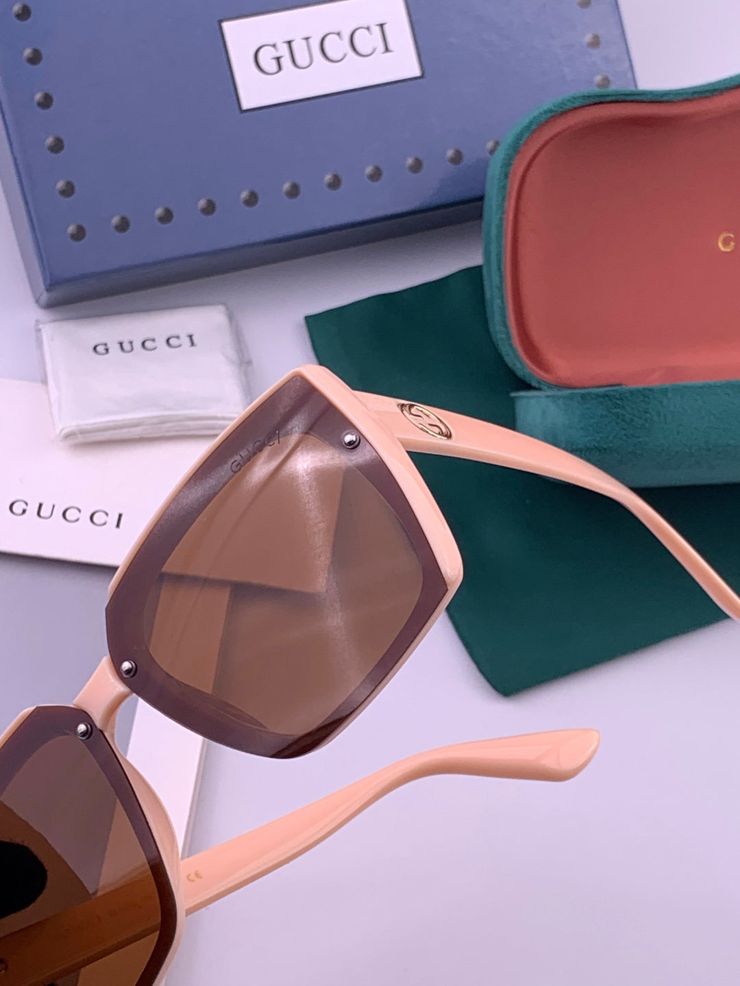 Gucci G9600 Square Brown Lens Sunglasses for Men & Women - detail image 3