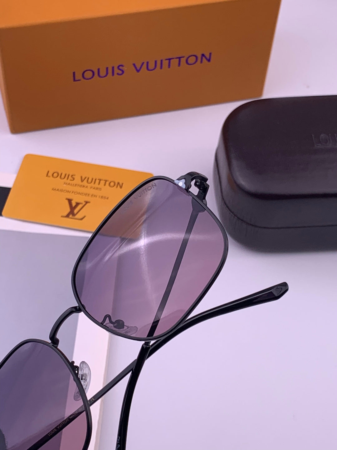 Louis Vuitton 5303 Polarized Aviator Purple Lens Sunglasses for Men & Women - detail image 6