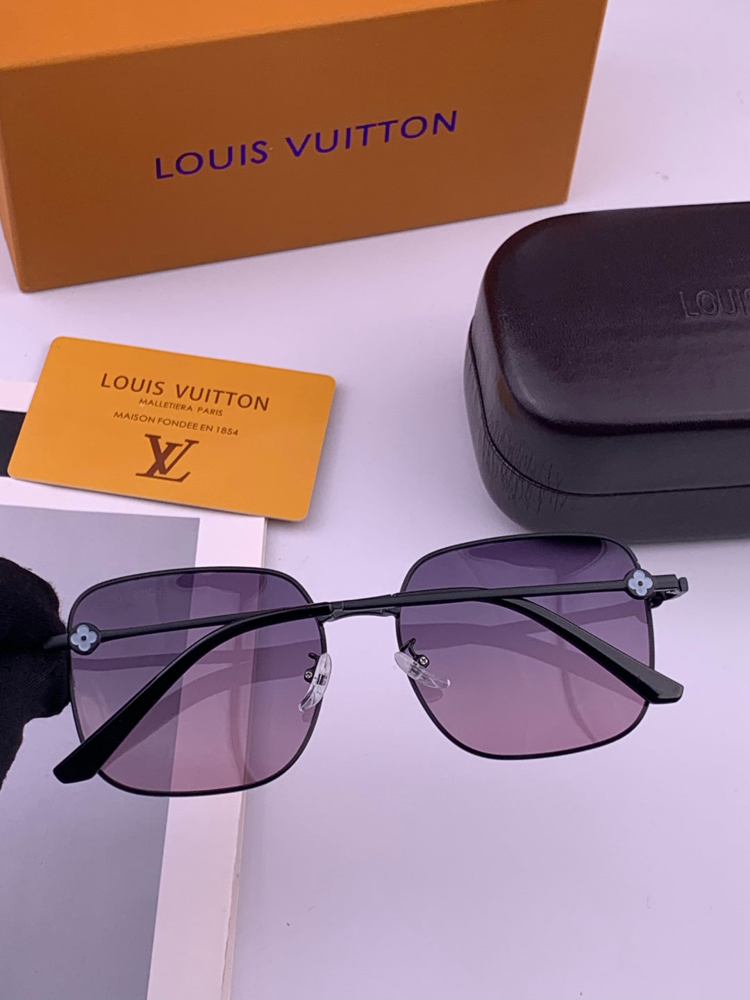 Louis Vuitton 5303 Polarized Aviator Purple Lens Sunglasses for Men & Women - detail image 4