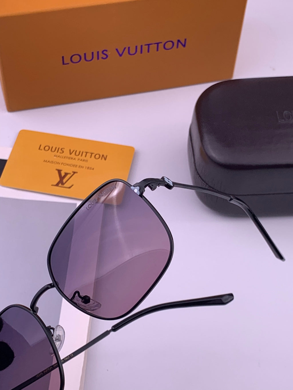 Louis Vuitton 5303 Polarized Aviator Purple Lens Sunglasses for Men & Women - detail image 3