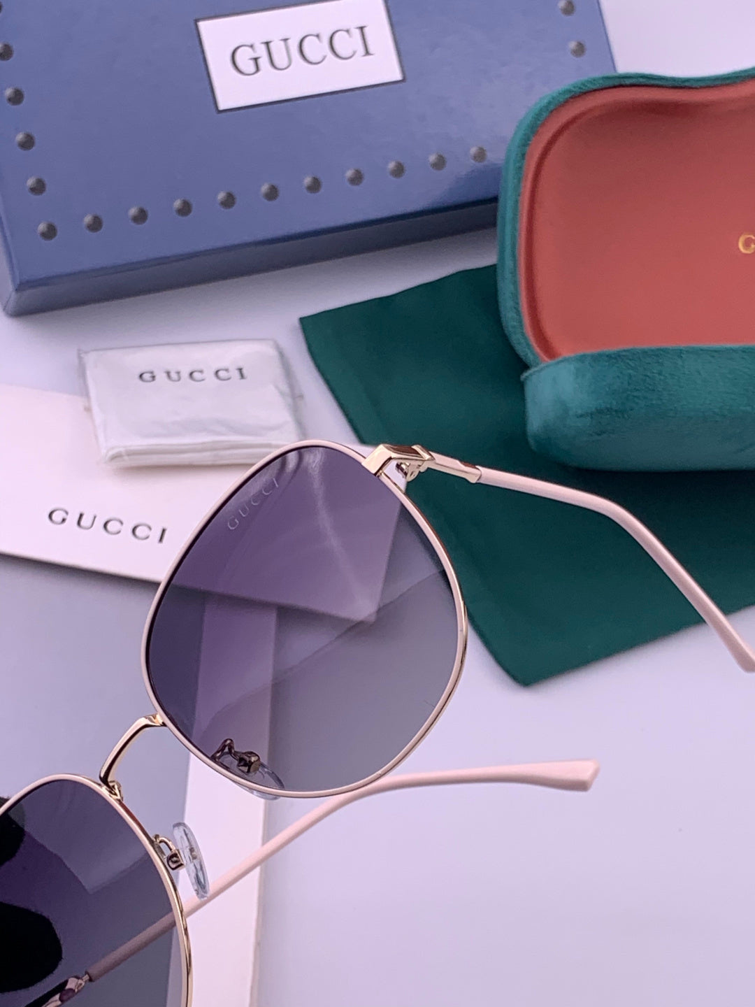 Gucci G5822 Polarized Oversized Gold Lens Sunglasses for Men & Women - 493316 - detail image 3