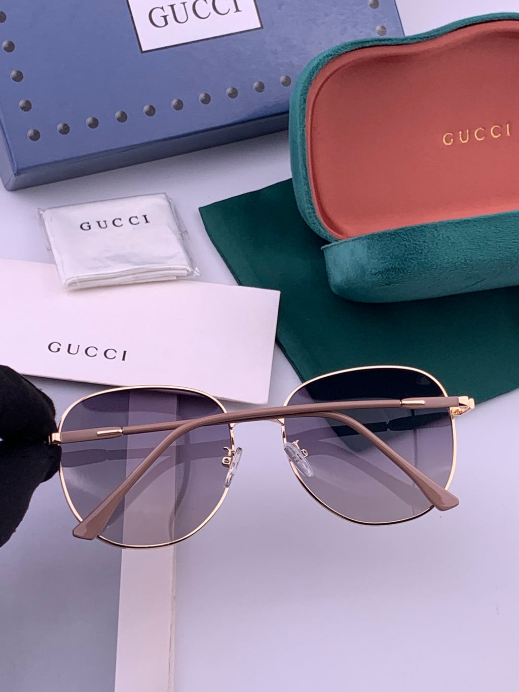 Gucci G5822 Polarized Oversized Gold Lens Sunglasses for Men & Women - detail image 6