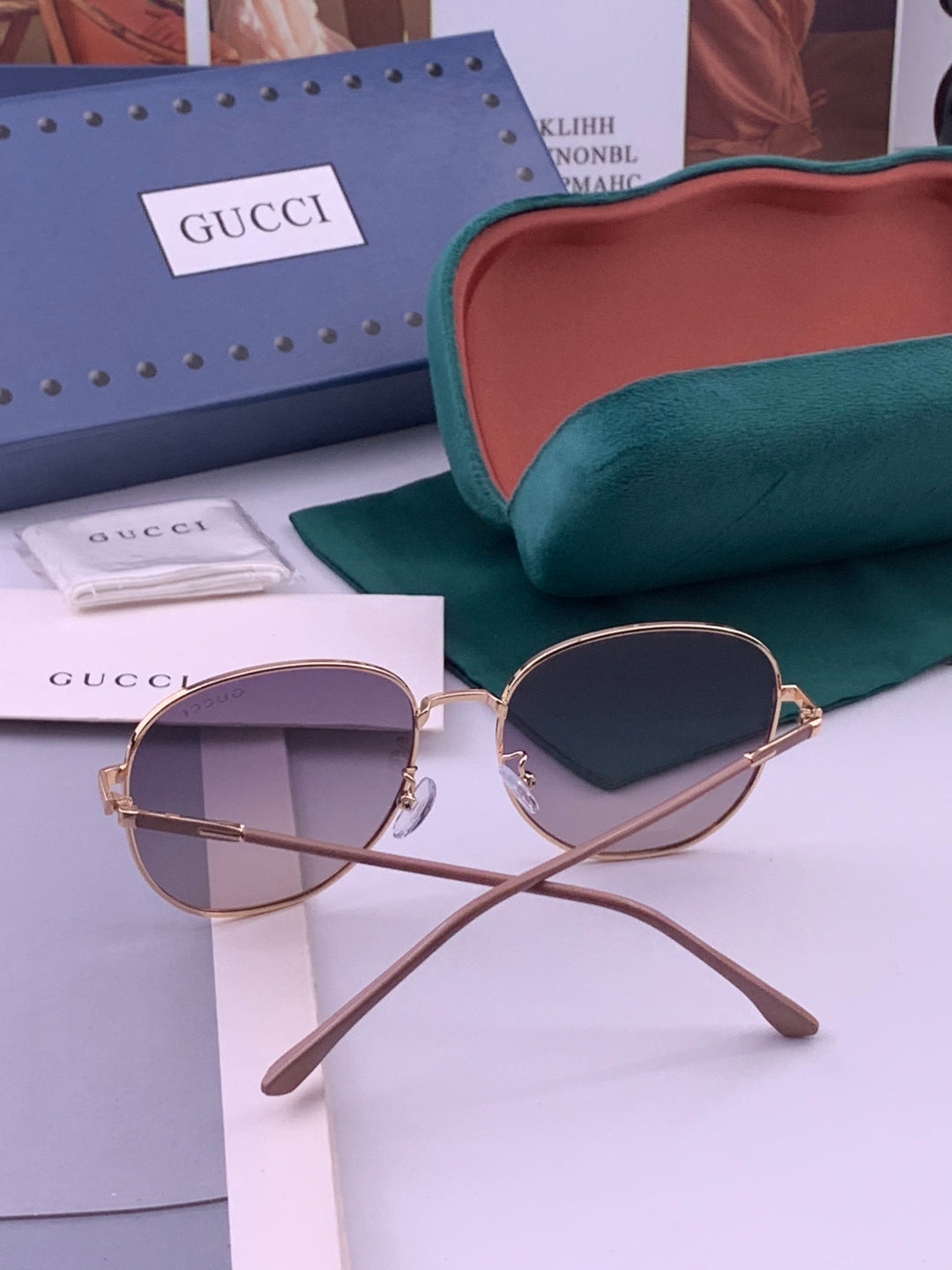 Gucci G5822 Polarized Oversized Gold Lens Sunglasses for Men & Women - detail image 4