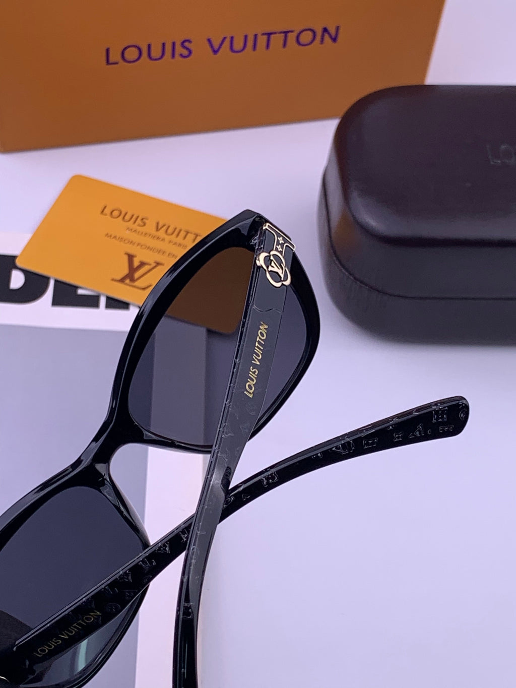 Louis Vuitton L2552 Square Black Lens Sunglasses for Men & Women - detail image 5