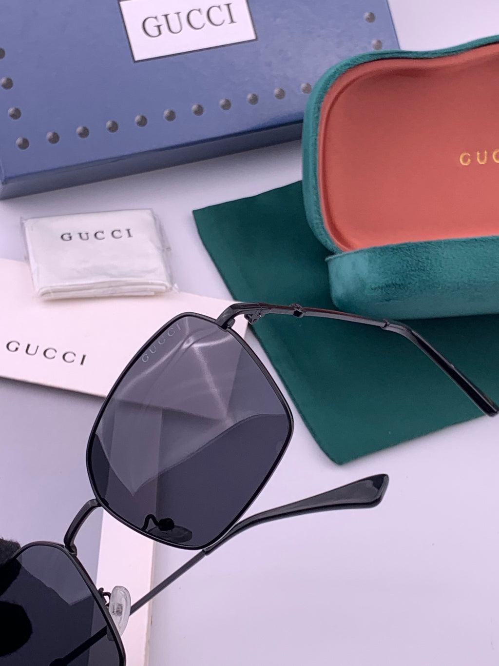 Gucci G202 Polarized Fashion Brown Lens Sunglasses for Men & Women - detail image 3