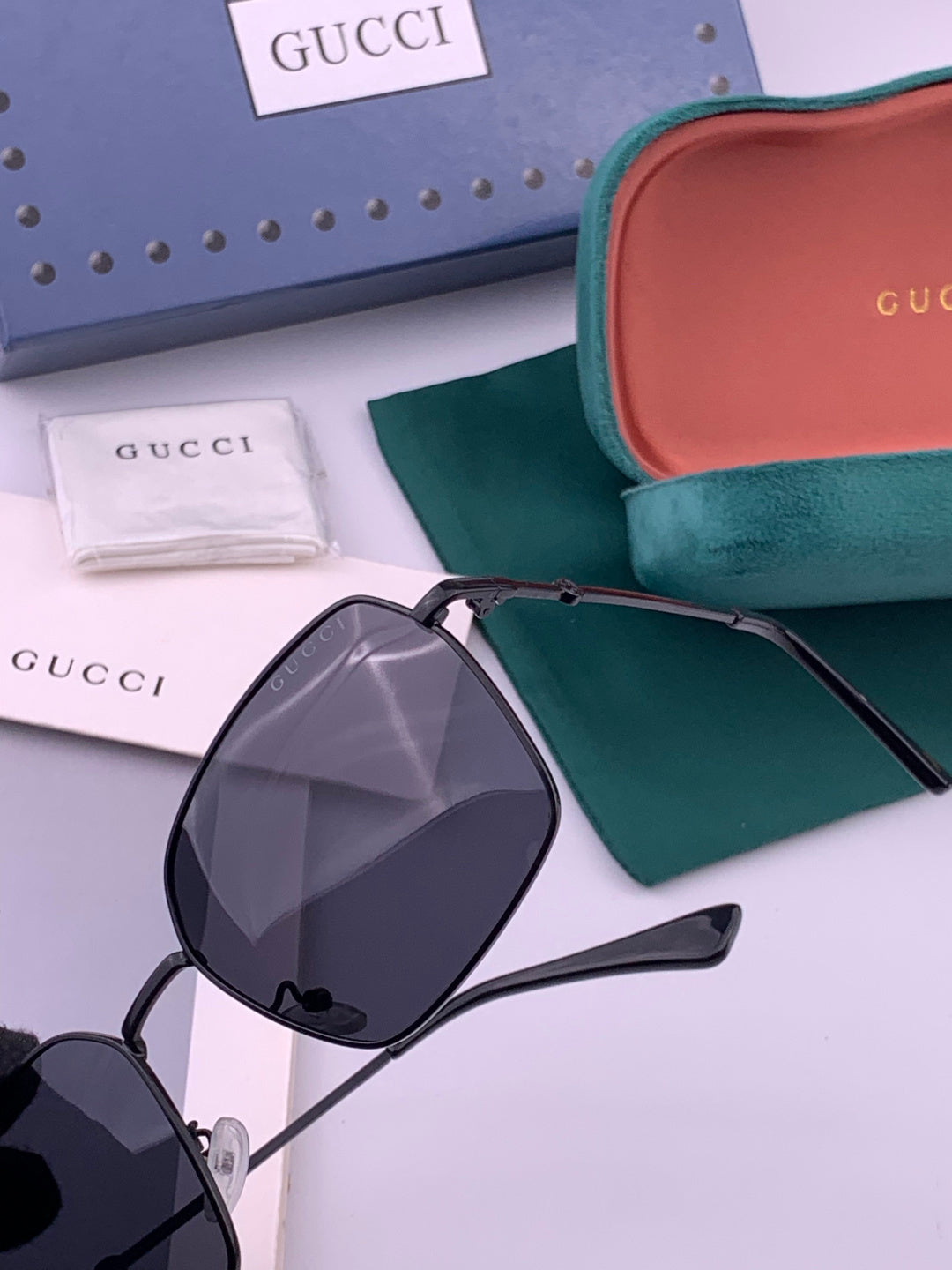 Gucci G202 Polarized Fashion Brown Lens Sunglasses for Men & Women - detail image 3