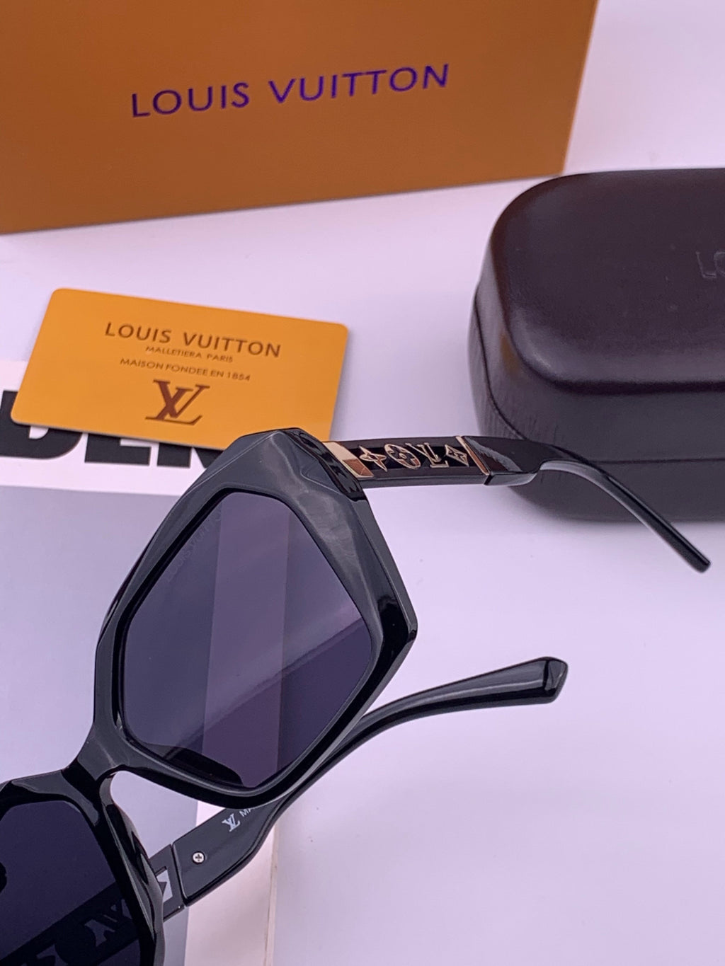 Louis Vuitton L5230 Square Black Lens Sunglasses for Men & Women - detail image 3