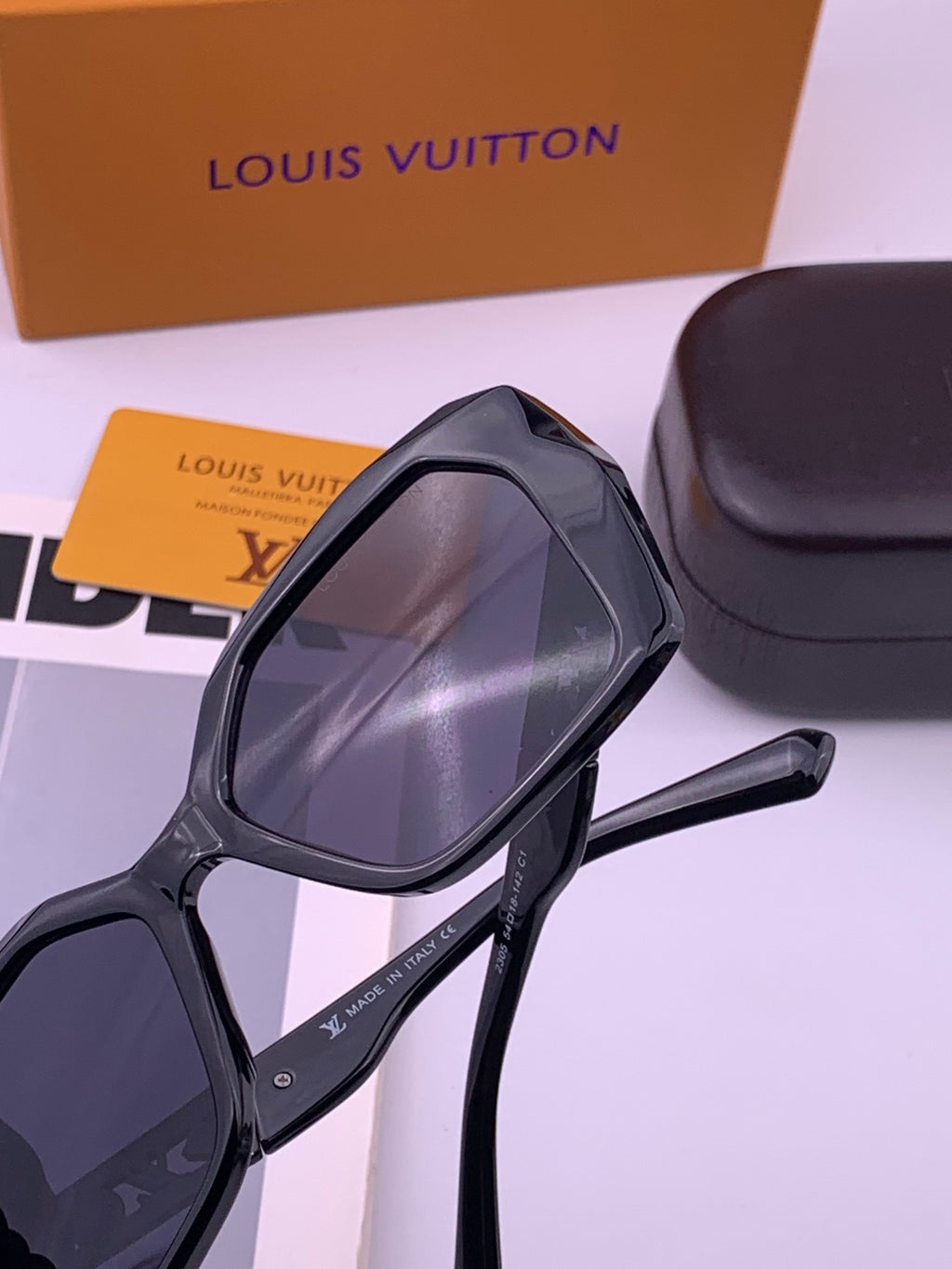 Louis Vuitton L5230 Square Black Lens Sunglasses for Men & Women - detail image 4