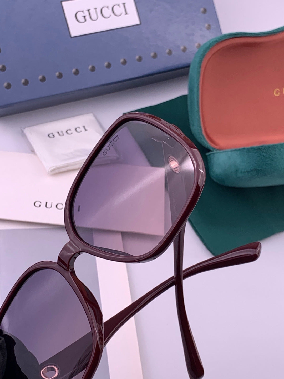 Gucci G0388 Round Red Lens Sunglasses for Men & Women - 493324 - detail image 3