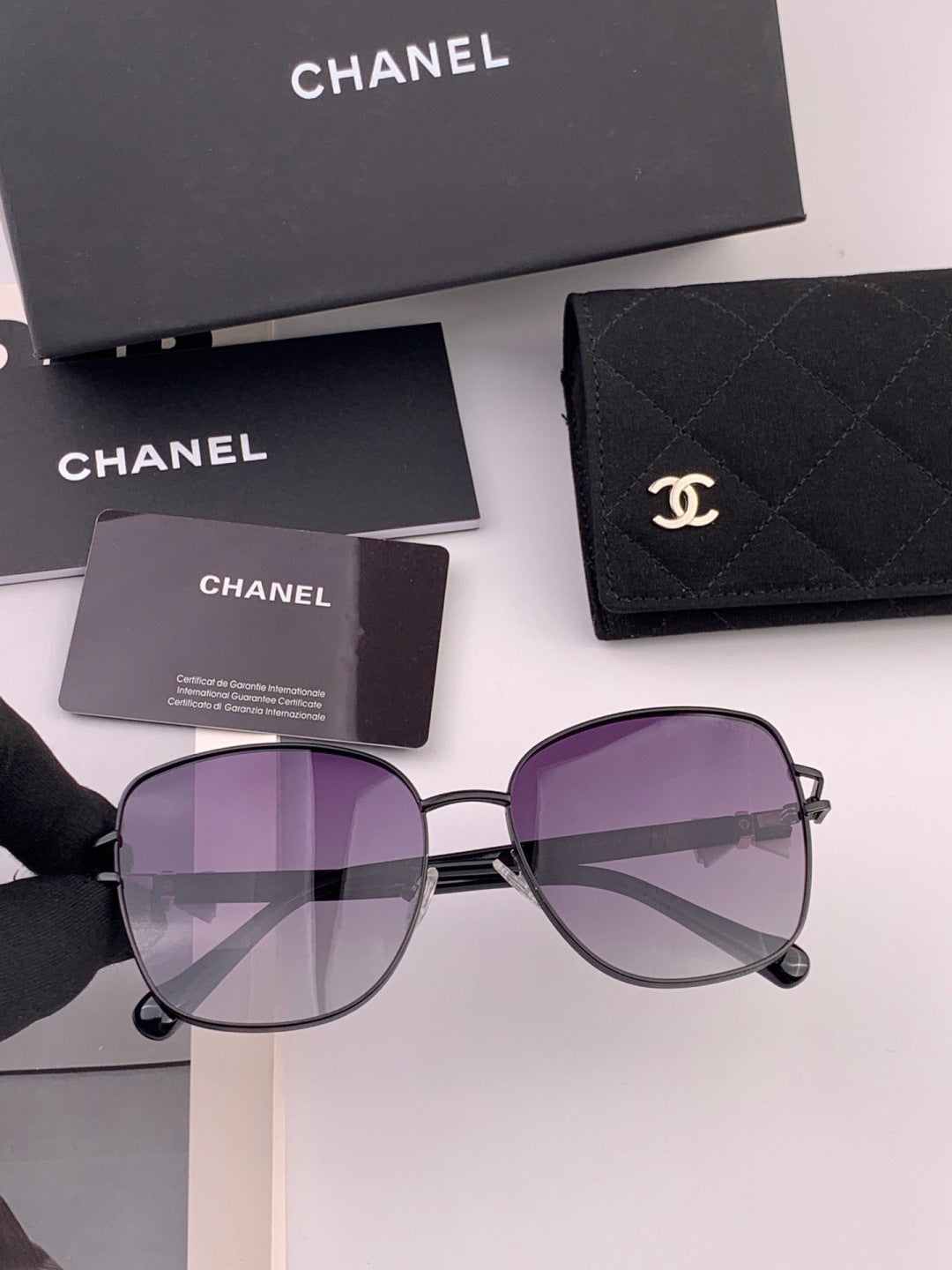Chanel CH4759 Fashion Black Lens Sunglasses for Men & Women - detail image 4