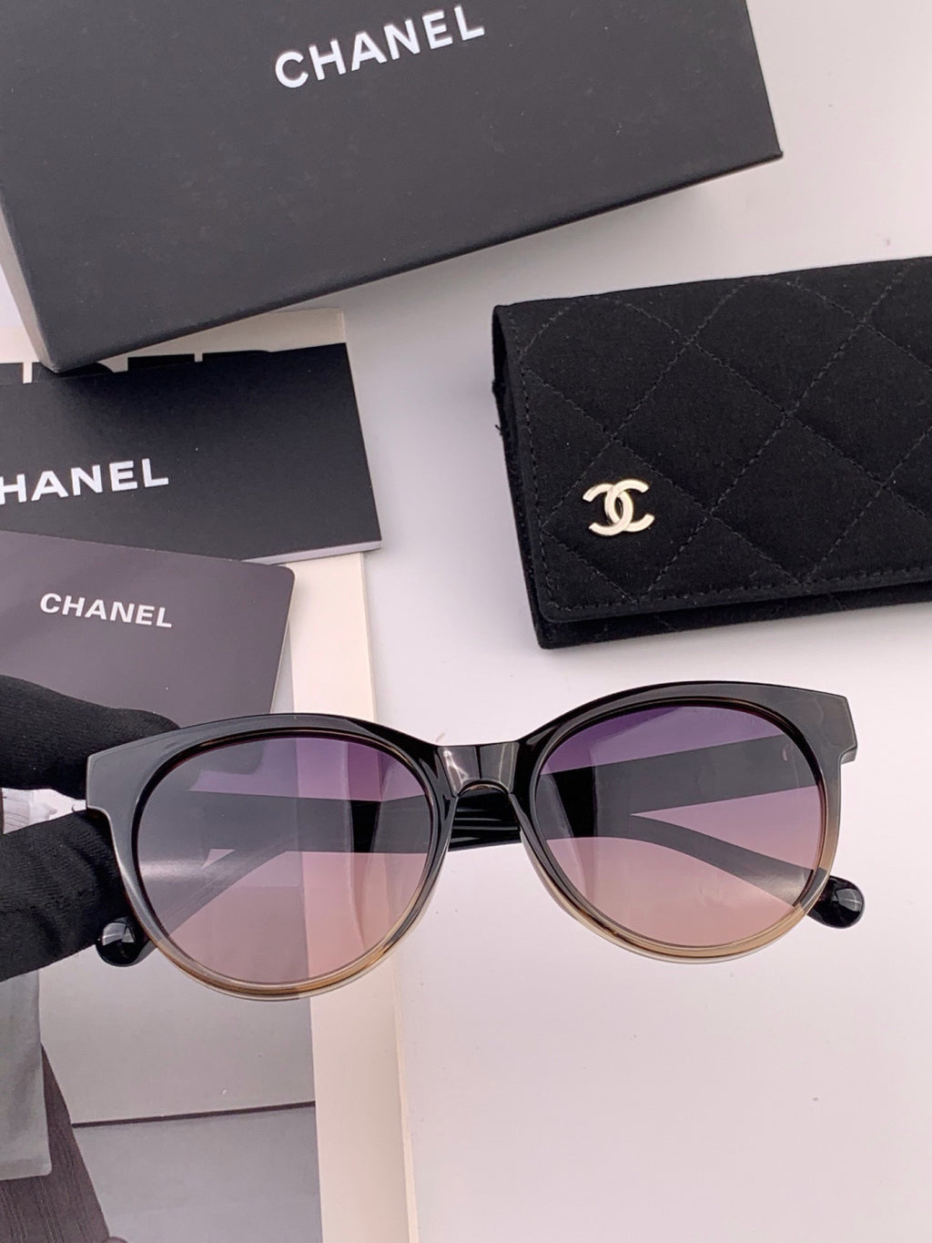 Chanel CH1787 Polarized Round Pink Lens Sunglasses for Women - detail image 2