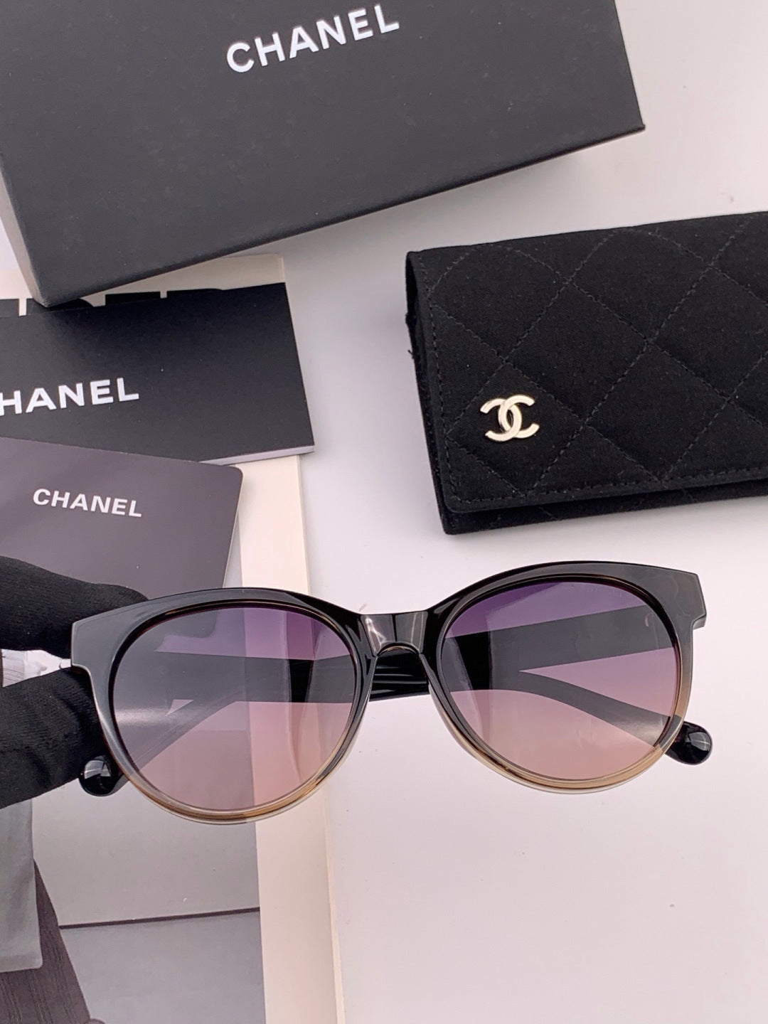 Chanel CH1787 Polarized Round Pink Lens Sunglasses for Women - detail image 2