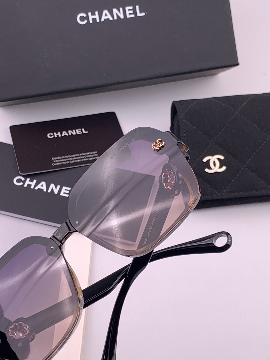 Chanel CH9788 Polarized Oversized Black Lens Sunglasses for Men & Women - detail image 6