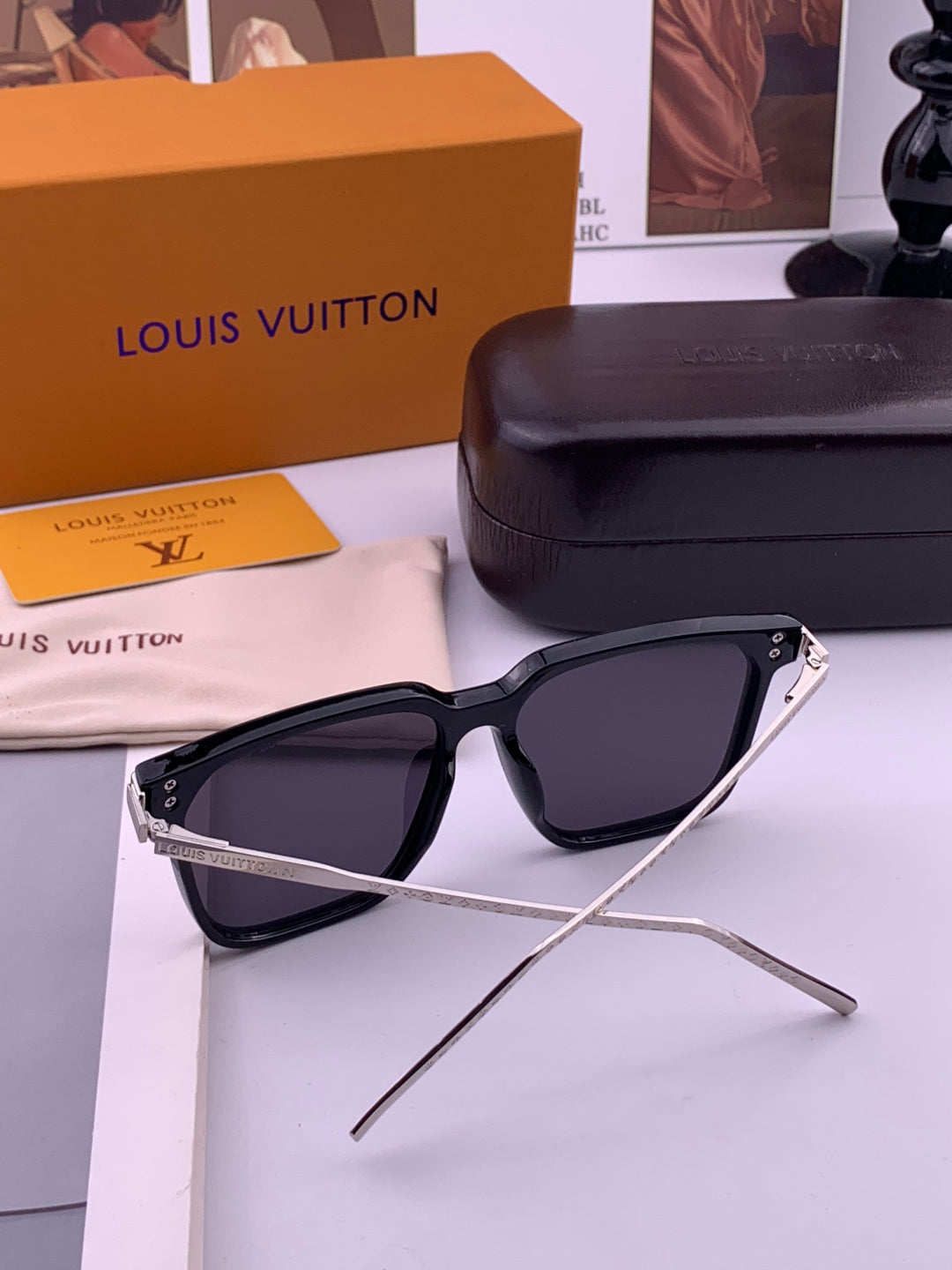 Louis Vuitton L7166 Aviator Gold Lens Sunglasses for Men & Women - detail image 6