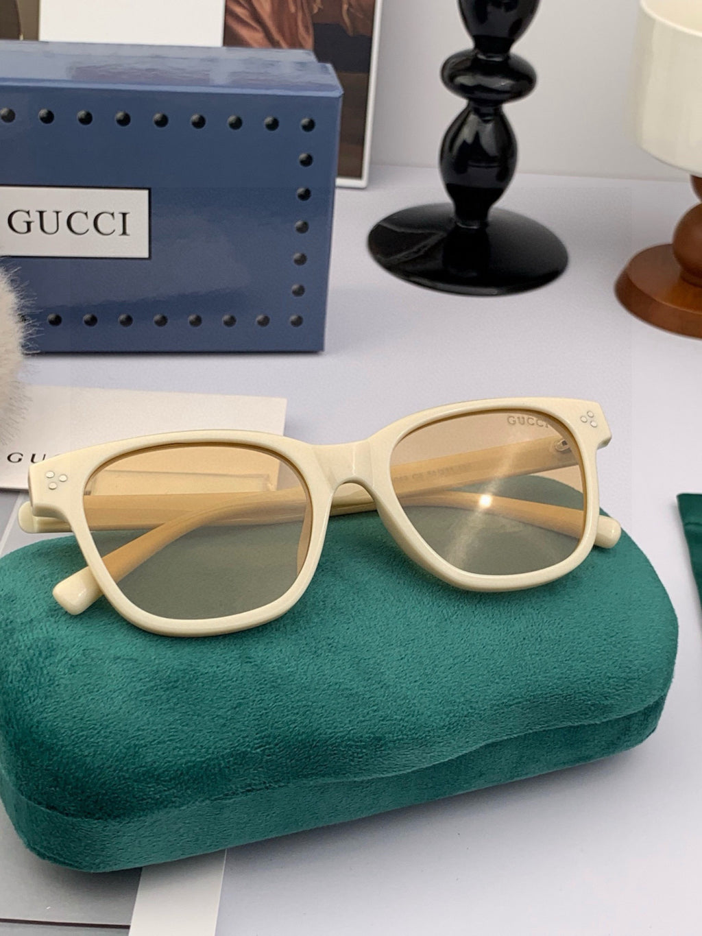 Gucci G35504 Polarized Fashion Gold Lens Sunglasses for Men & Women - detail image 3