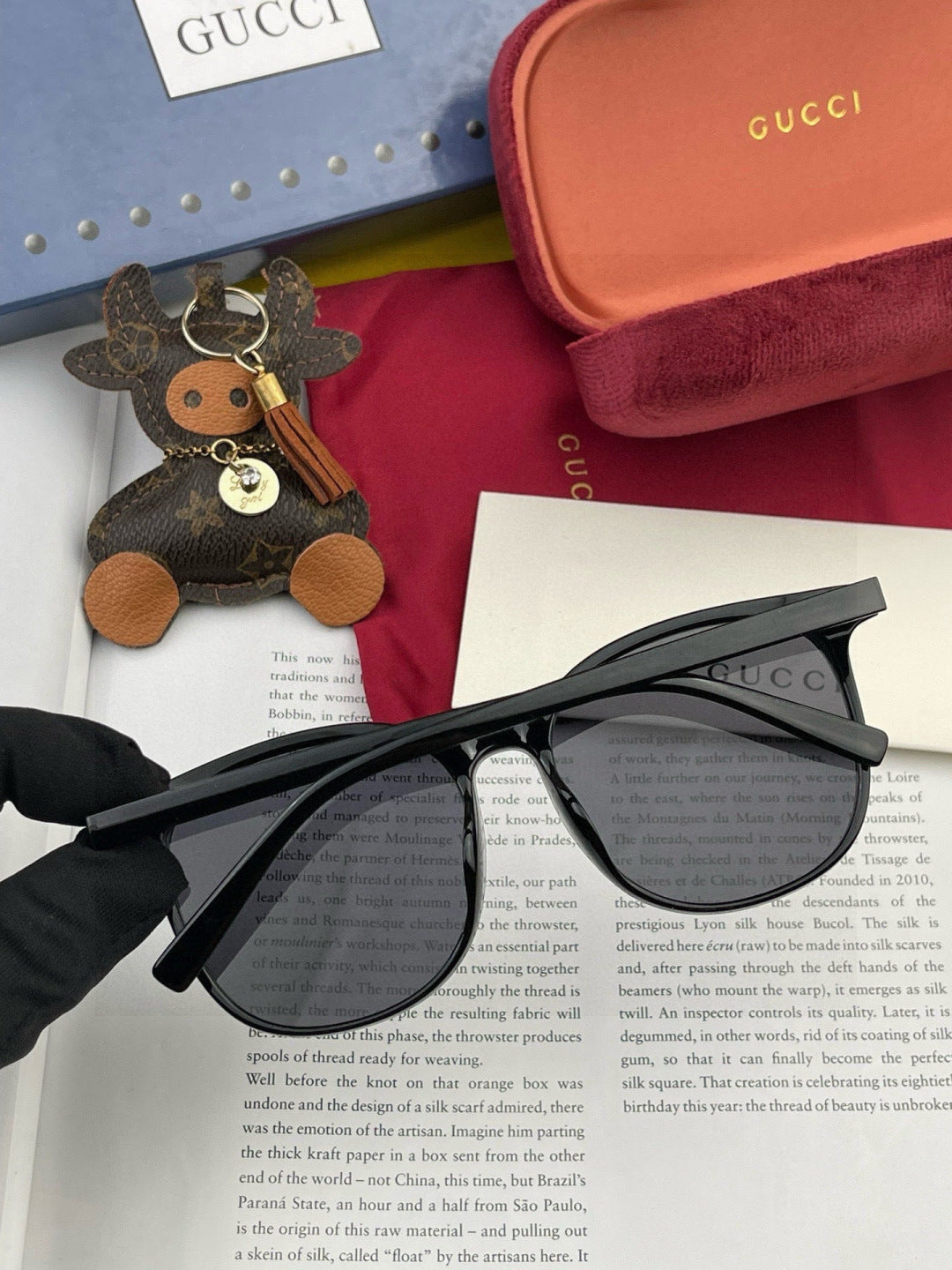 Gucci G9369 Polarized Round Silver Lens Sunglasses for Men & Women - detail image 3