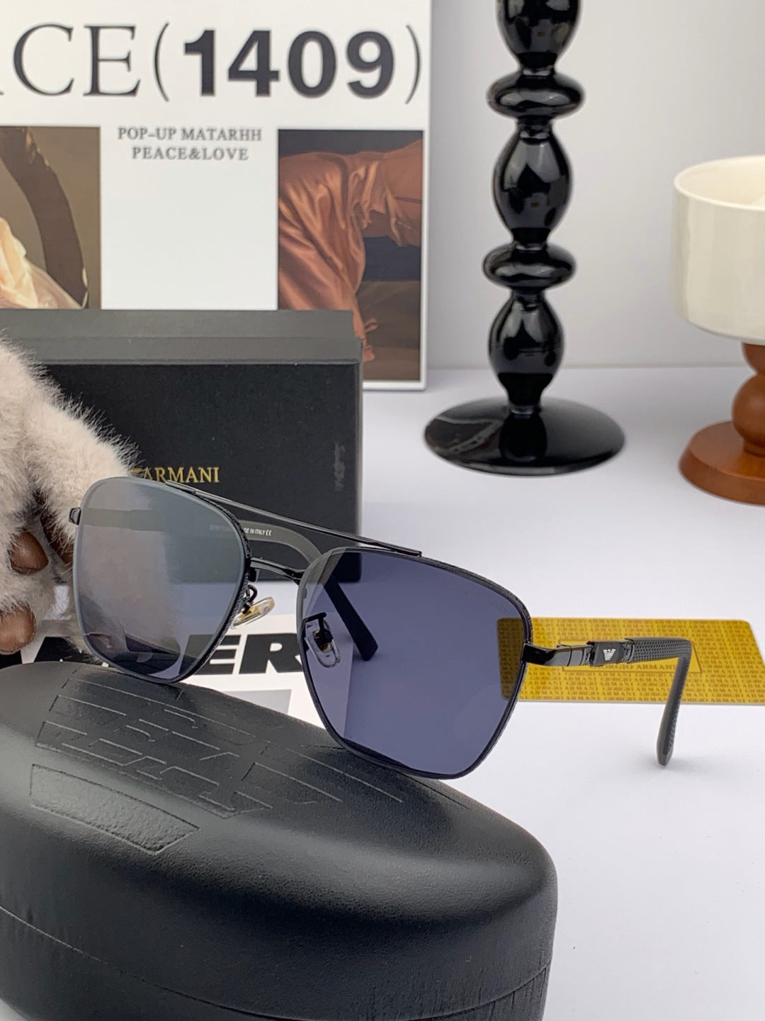 Gucci G2220 Polarized Square Black Lens Sunglasses for Men & Women - detail image 2
