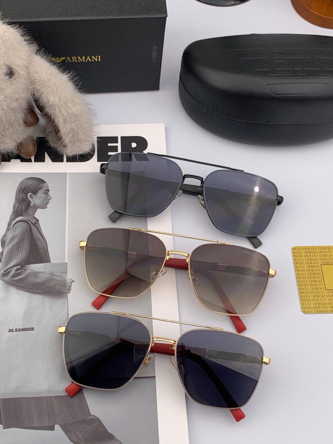 Gucci G2220 Polarized Square Black Lens Sunglasses for Men & Women - detail image 4