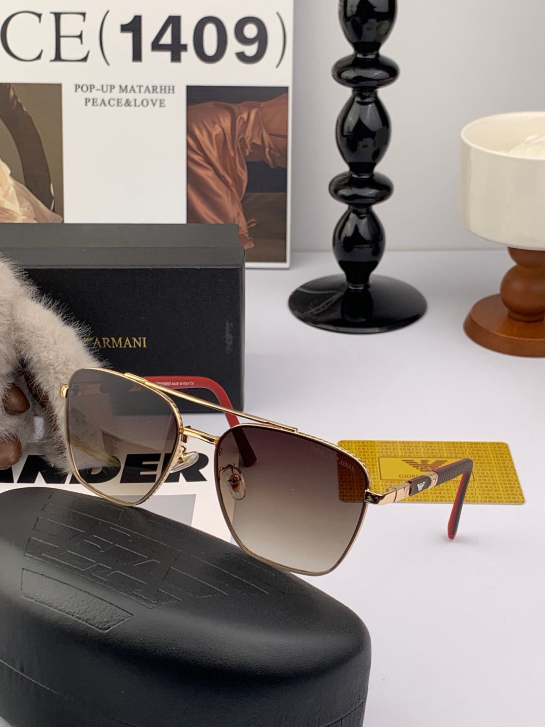 Gucci G2220 Polarized Square Black Lens Sunglasses for Men & Women - detail image 3