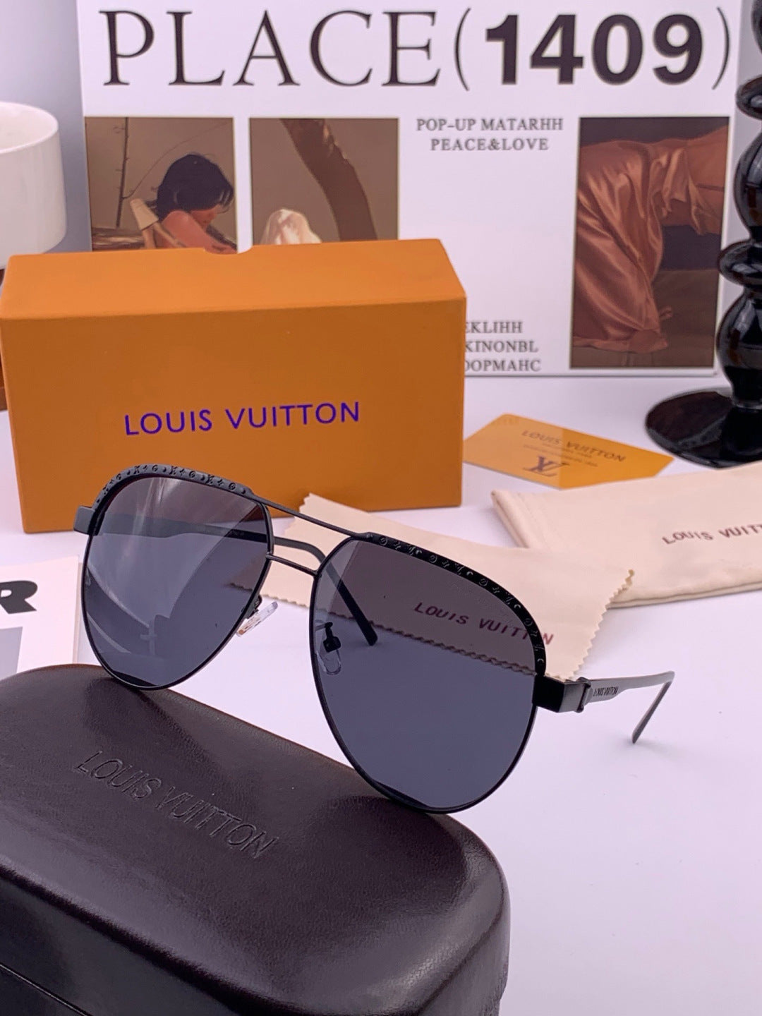 Louis Vuitton L01744 Aviator Black Lens Sunglasses for Men & Women - 486234
