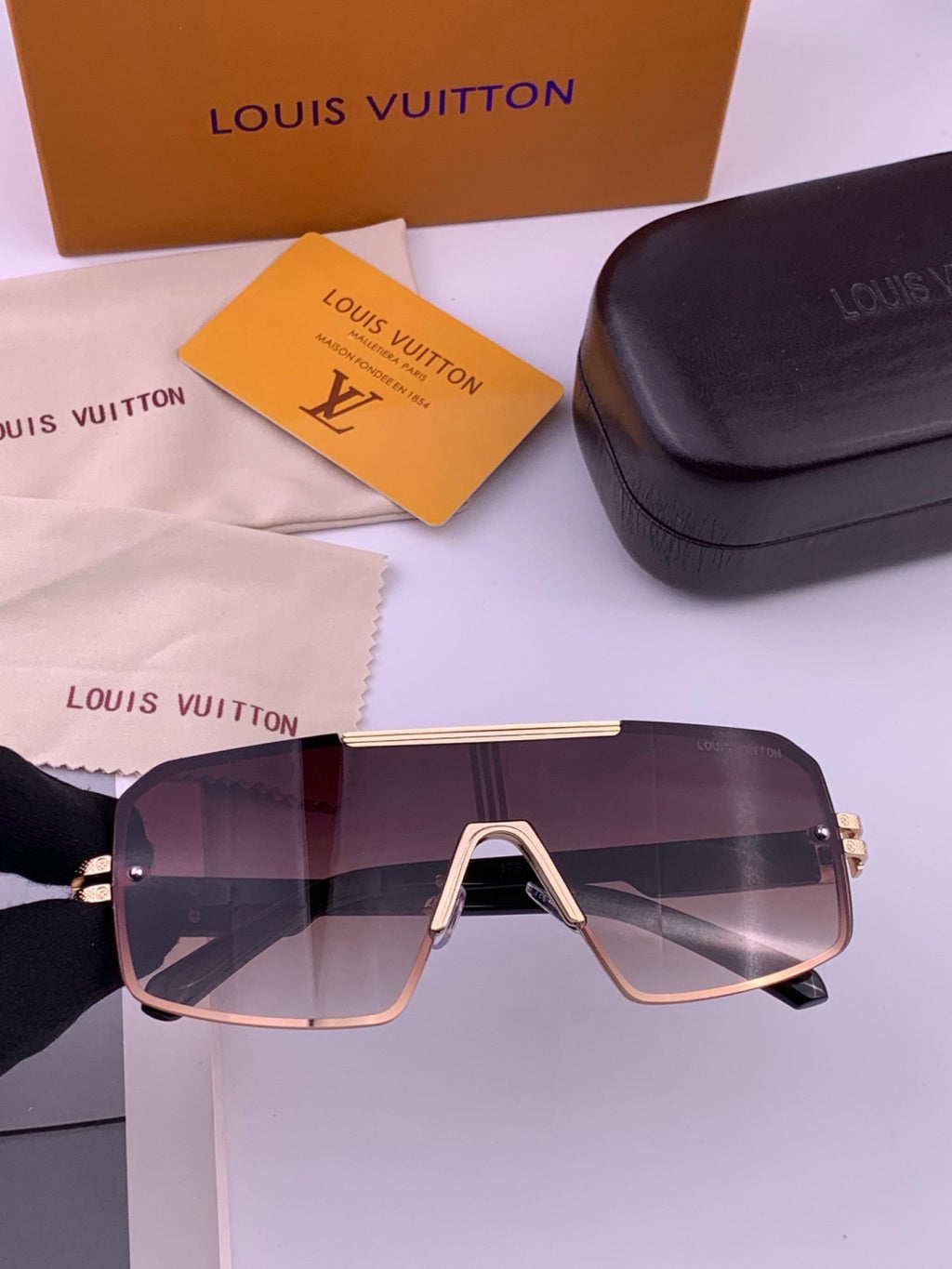 Louis Vuitton L71757 Aviator Blue Lens Sunglasses for Men & Women - detail image 3