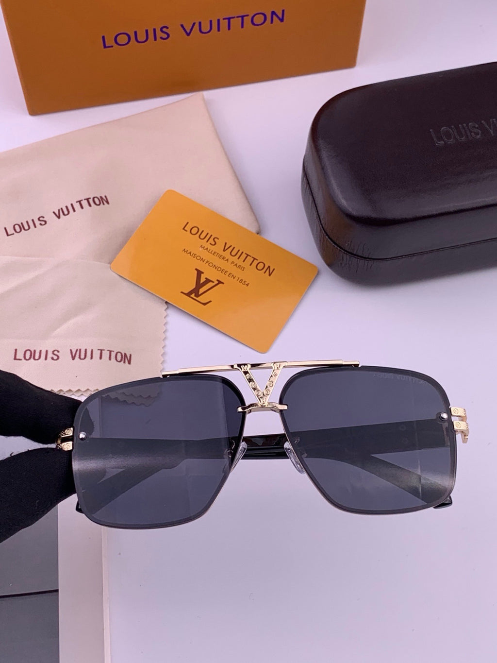 Louis Vuitton L91756 Aviator Black Lens Sunglasses for Men & Women - 486237 - detail image 3