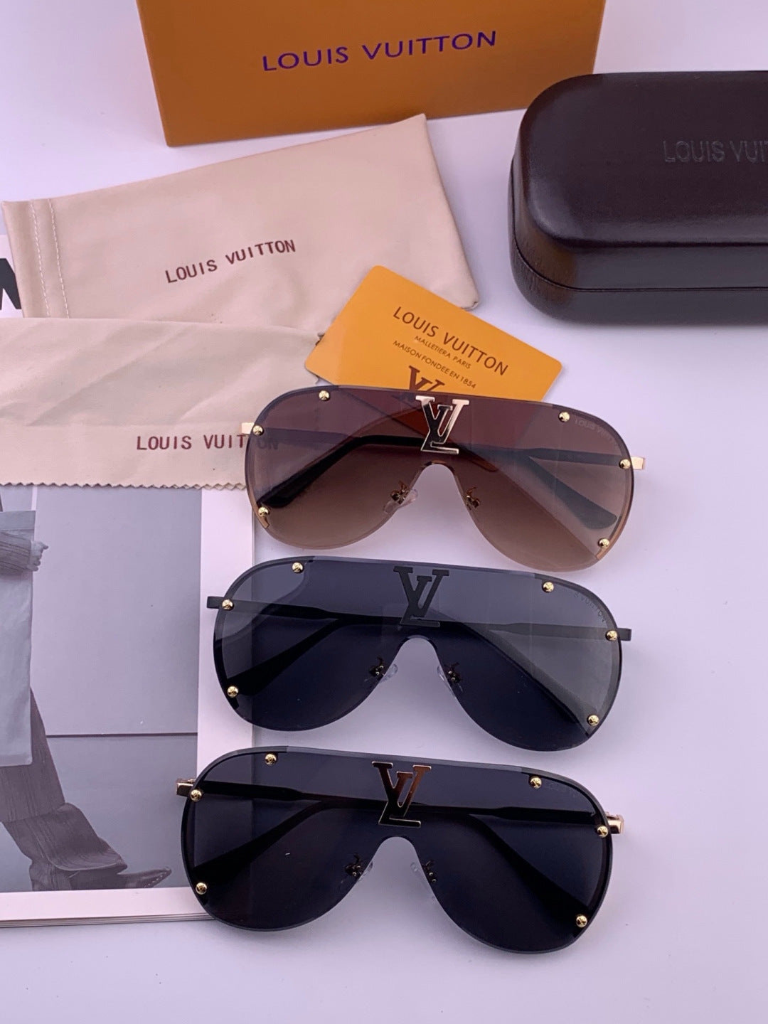 Louis Vuitton L81756 Aviator Black Lens Sunglasses for Men & Women - detail image 8