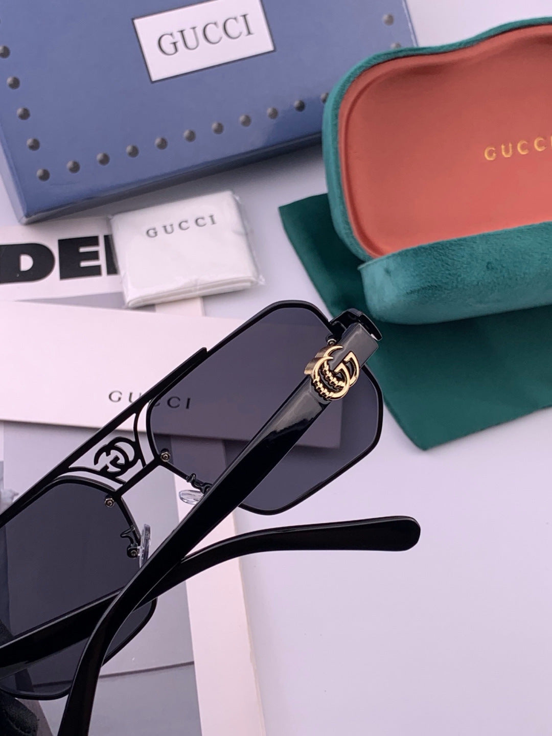 Louis Vuitton L91756 Aviator Black Lens Sunglasses for Men & Women - detail image 6