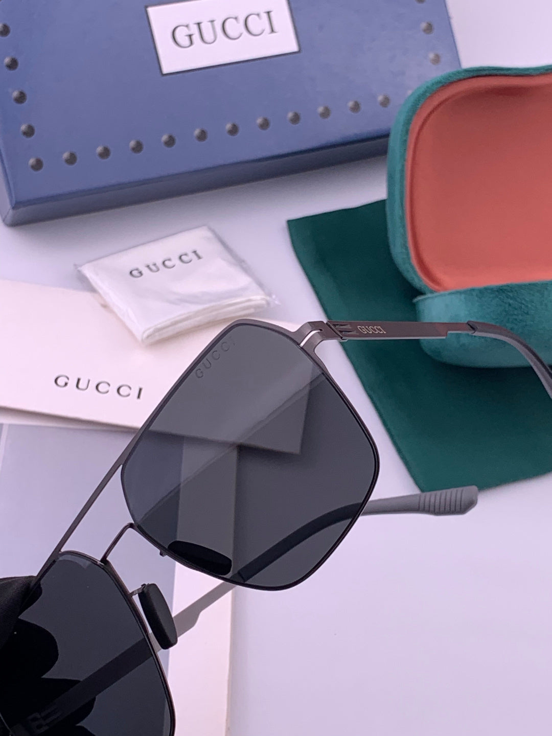 Gucci G711 Polarized Fashion Gold Lens Sunglasses for Men & Women - 493298 - detail image 3