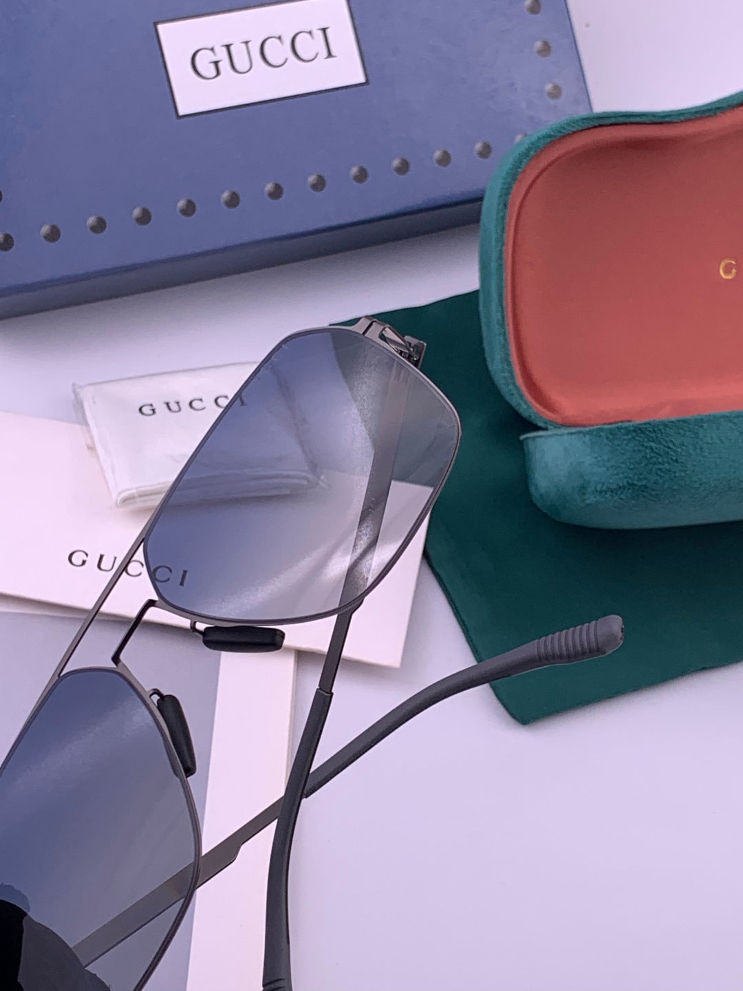 Gucci G711 Polarized Fashion Gold Lens Sunglasses for Men & Women - 493299 - detail image 4