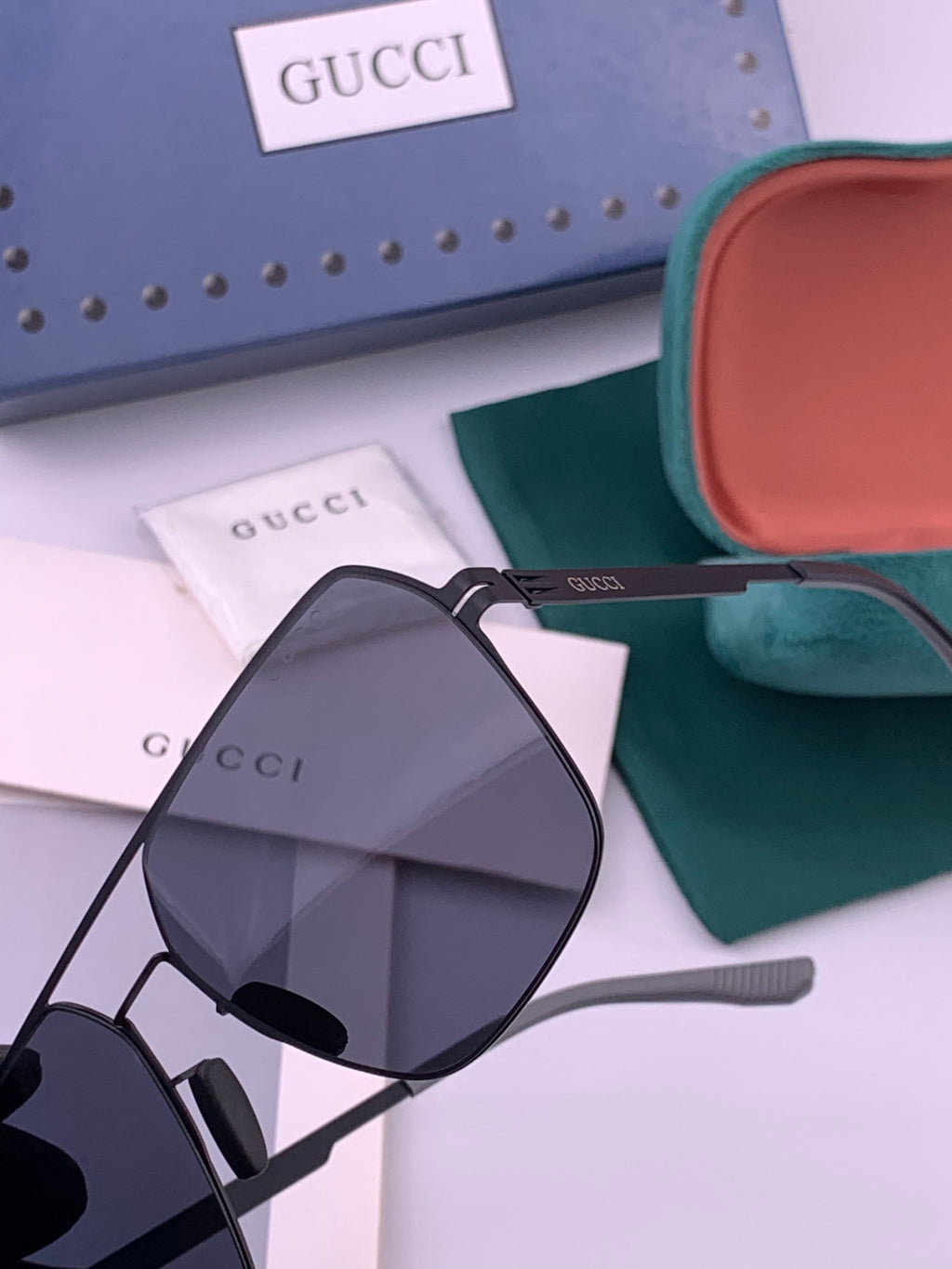 Gucci G711 Polarized Fashion Gold Lens Sunglasses for Men & Women - detail image 3