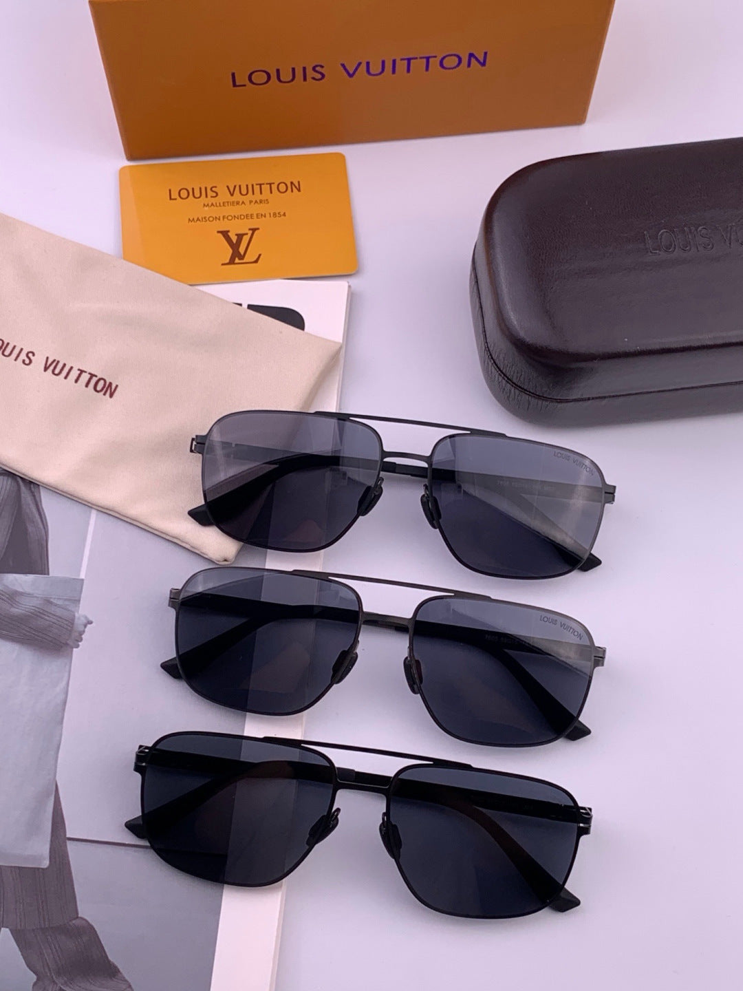 Louis Vuitton L5760 Fashion Gray Lens Sunglasses for Men & Women - detail image 8