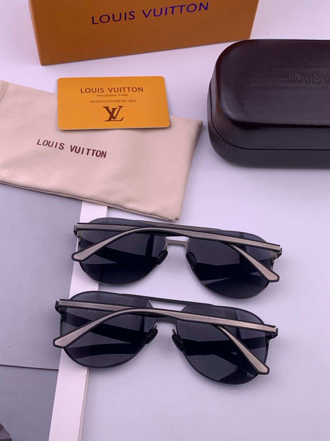 Louis Vuitton L5229 Polarized Aviator Blue Lens Sunglasses for Men - detail image 6