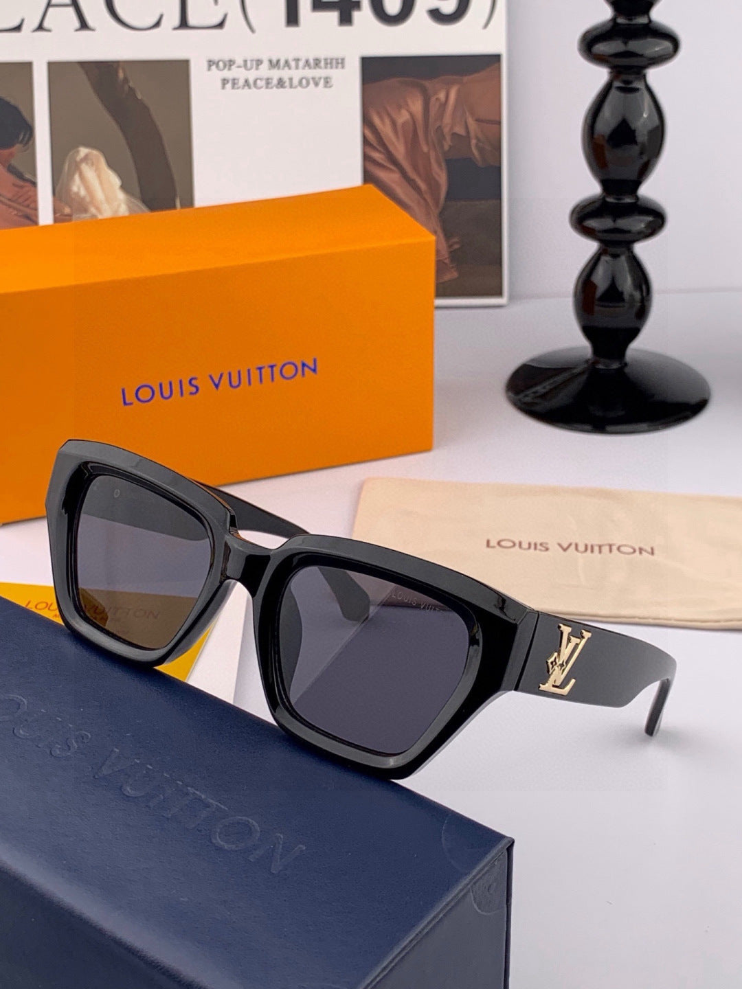 Louis Vuitton L26900 Square Black Lens Sunglasses for Women - 486132 - detail image 2