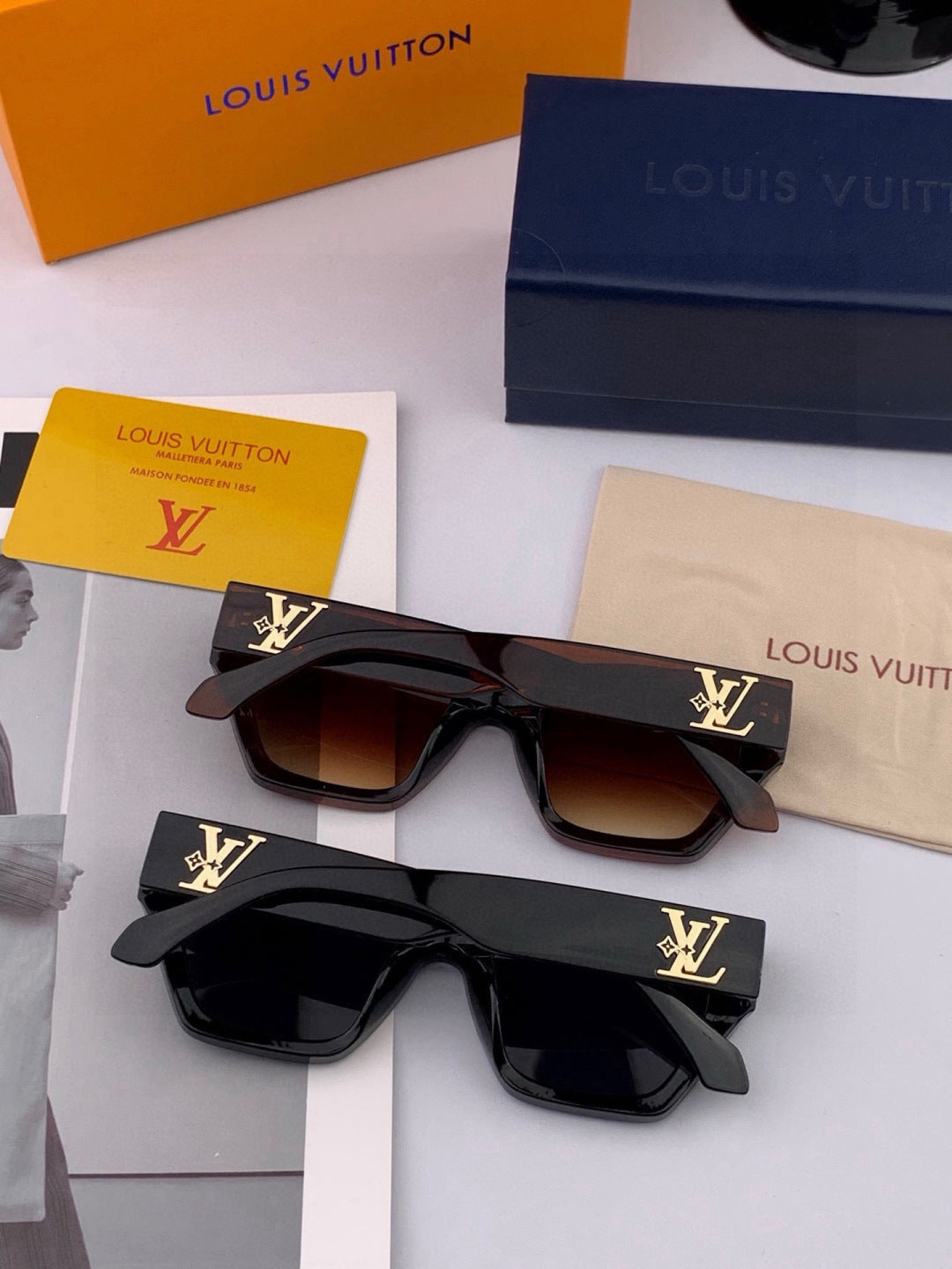 Louis Vuitton L26900 Square Black Lens Sunglasses for Women - 486132 - detail image 4