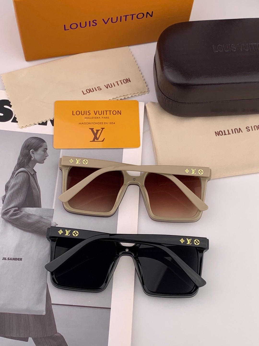 Louis Vuitton L6006 Oversized Black Lens Sunglasses for Men & Women - 486108 - detail image 4