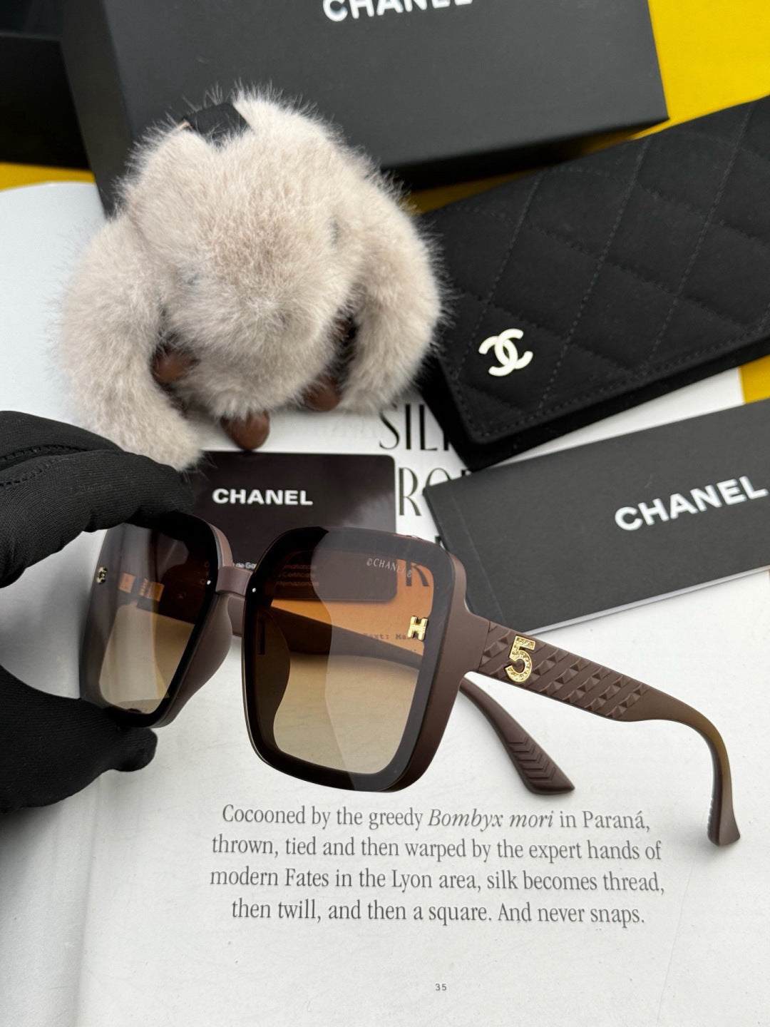 Chanel CH2305 Fashion Black Lens Sunglasses for Men & Women - detail image 2