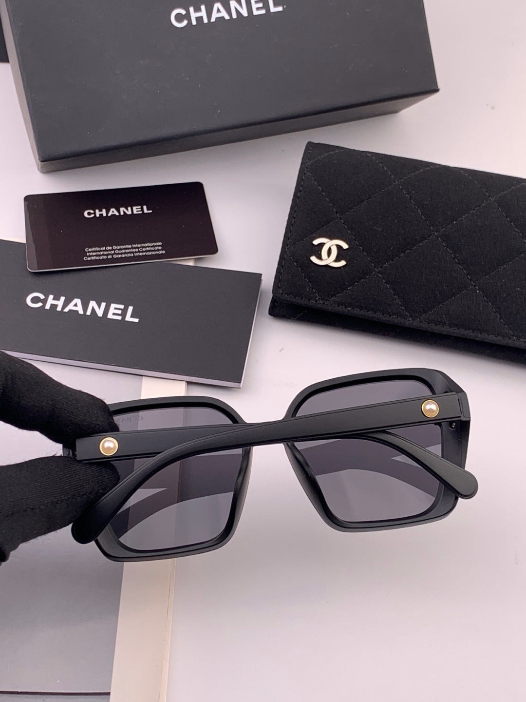 Chanel CH6994 Polarized Oversized Gold Lens Sunglasses for Men & Women - detail image 4