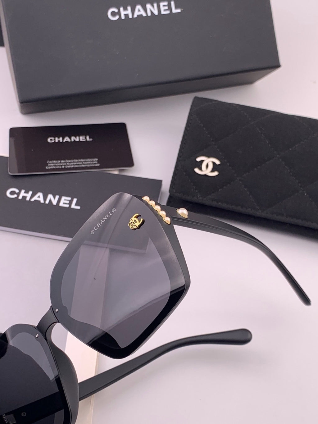 Chanel CH6994 Polarized Oversized Gold Lens Sunglasses for Men & Women - detail image 3