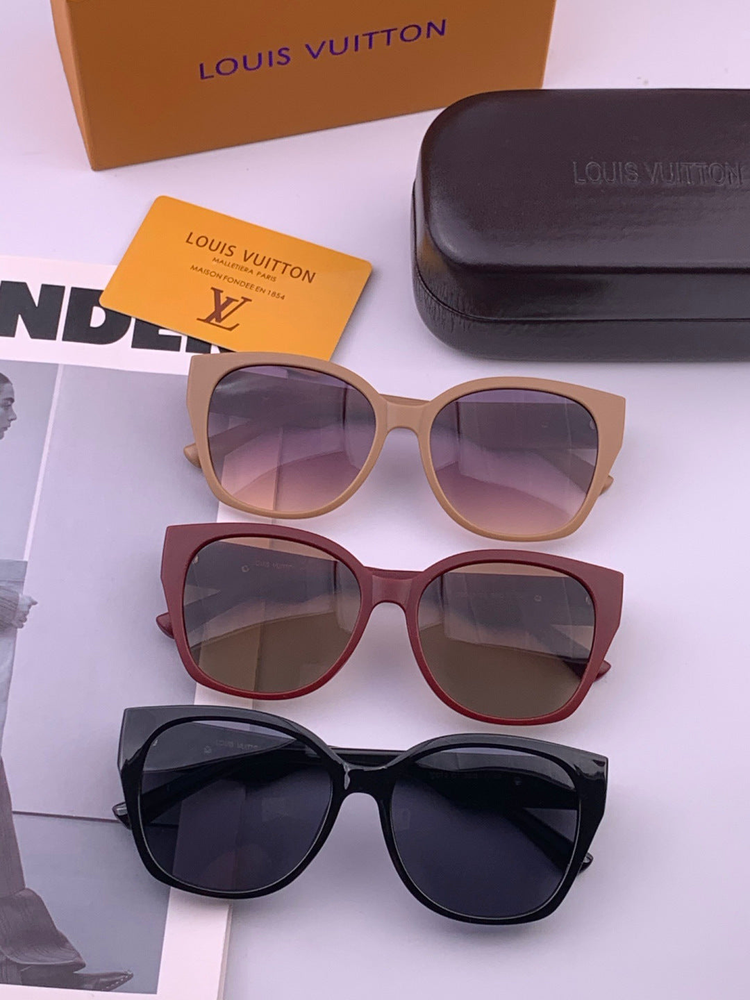 Louis Vuitton L27001 Square Black Lens Sunglasses for Men & Women - detail image 7