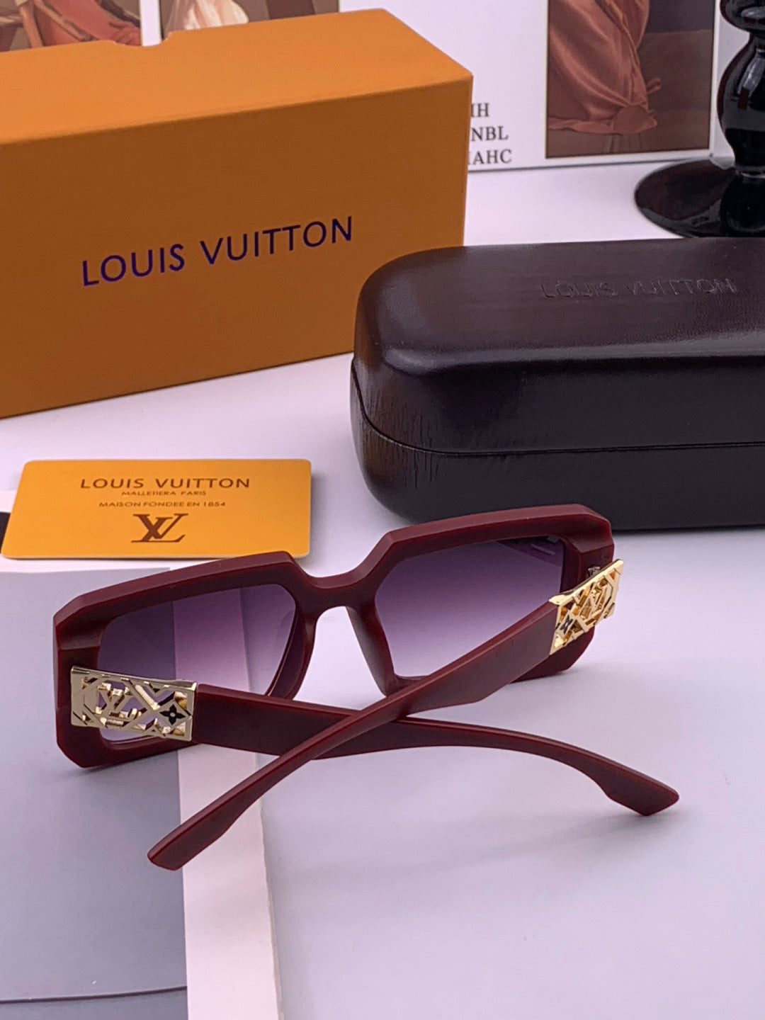 Louis Vuitton L77001 Square Brown Lens Sunglasses for Men & Women - 486115 - detail image 6
