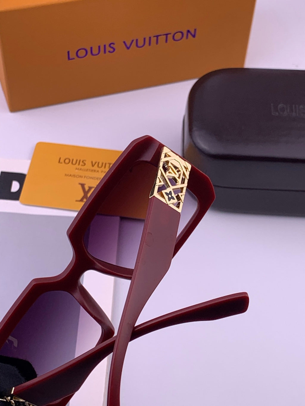 Louis Vuitton L77001 Square Brown Lens Sunglasses for Men & Women - 486115 - detail image 5