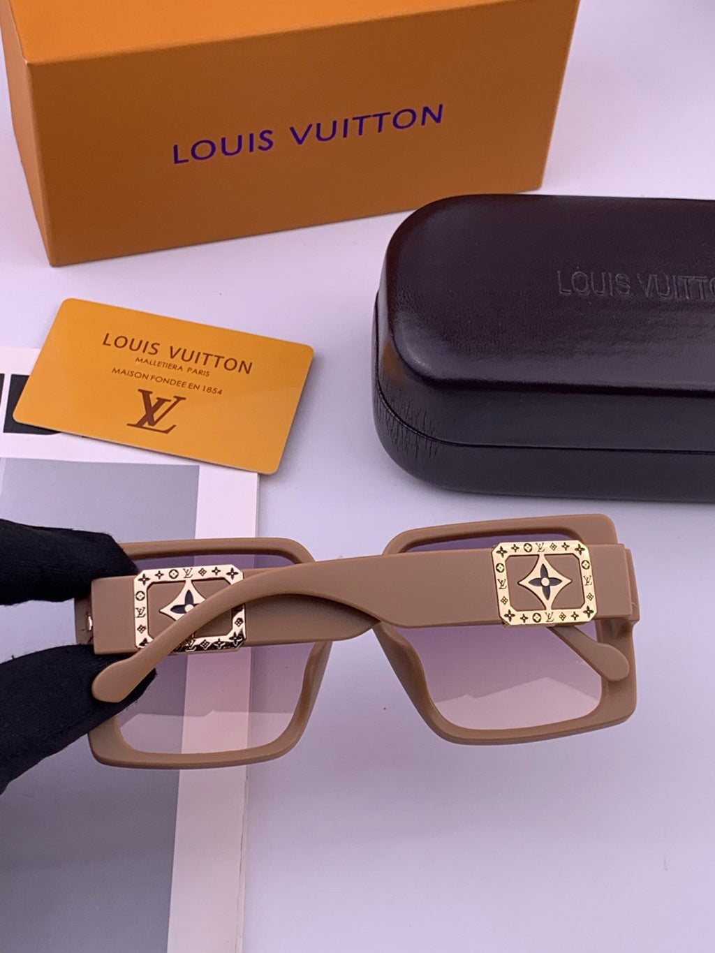 Louis Vuitton L97003 Square Black Lens Sunglasses for Men & Women - 486118 - detail image 5