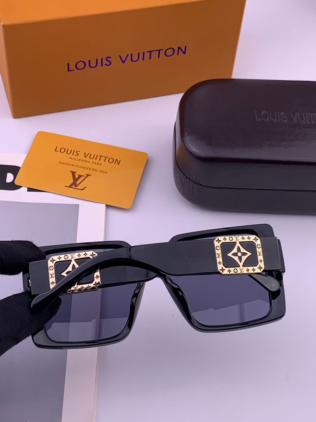 Louis Vuitton L97003 Square Black Lens Sunglasses for Men & Women - detail image 5