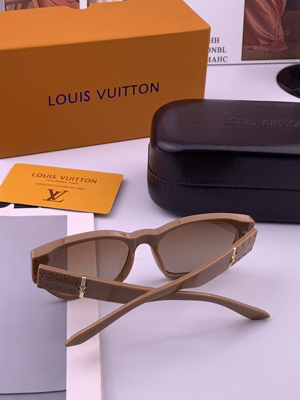 Louis Vuitton L17000 Square Gold Lens Sunglasses for Men & Women - detail image 6