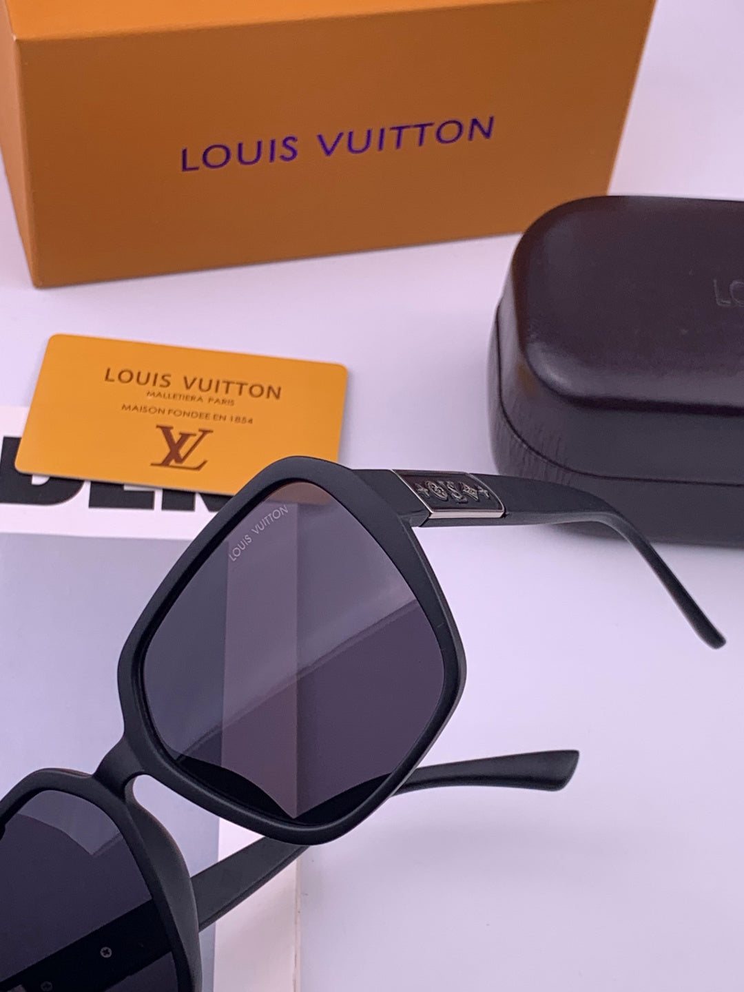 Louis Vuitton L3305 Square Black Lens Sunglasses for Men & Women - detail image 3