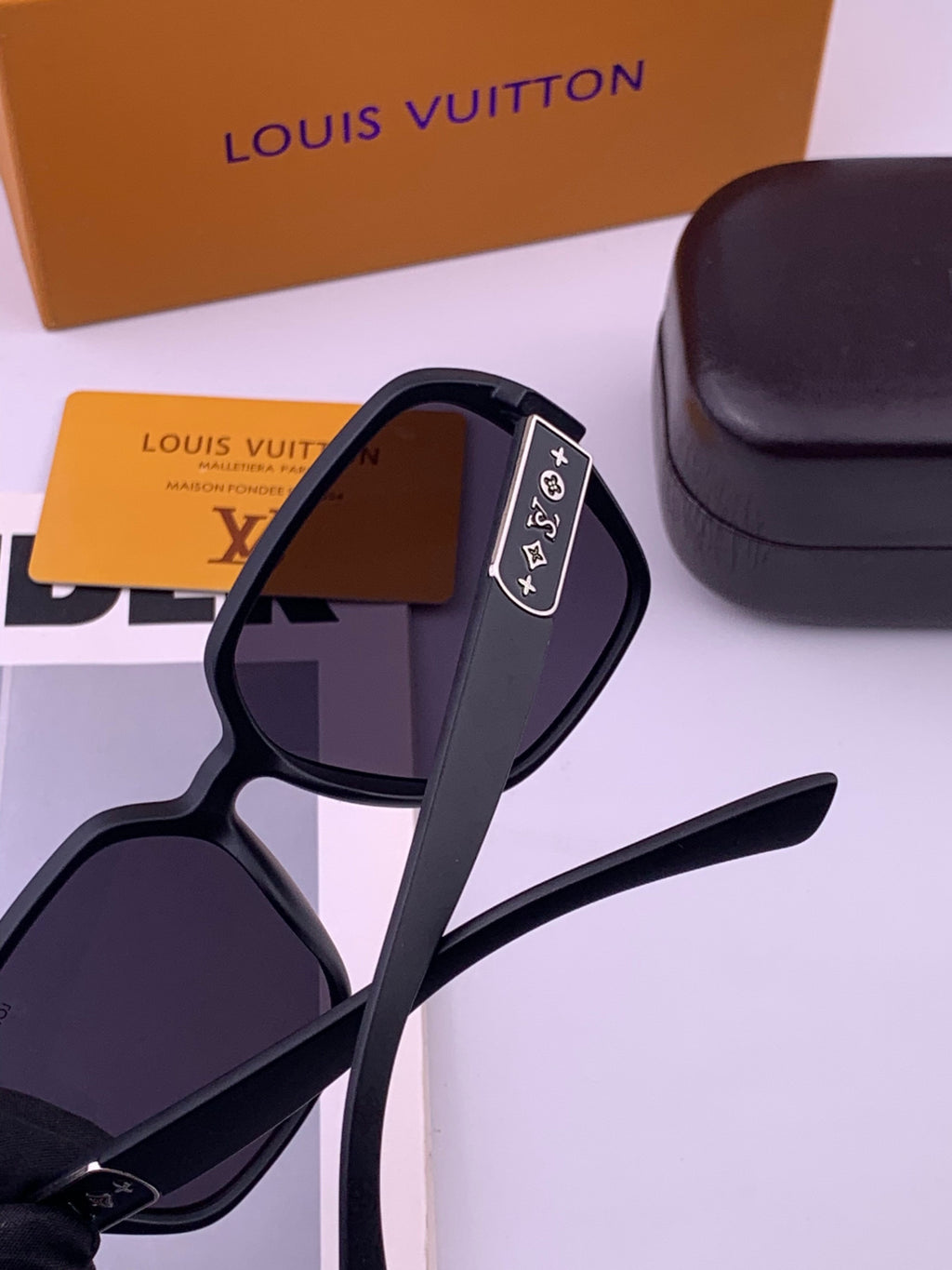 Louis Vuitton L3305 Square Black Lens Sunglasses for Men & Women - detail image 4