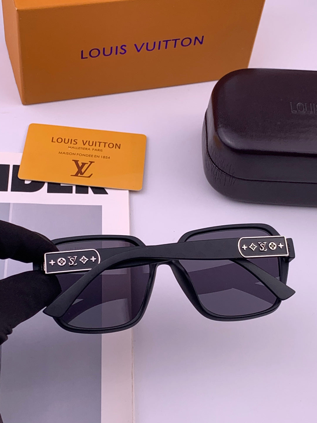 Louis Vuitton L3305 Square Black Lens Sunglasses for Men & Women - detail image 6