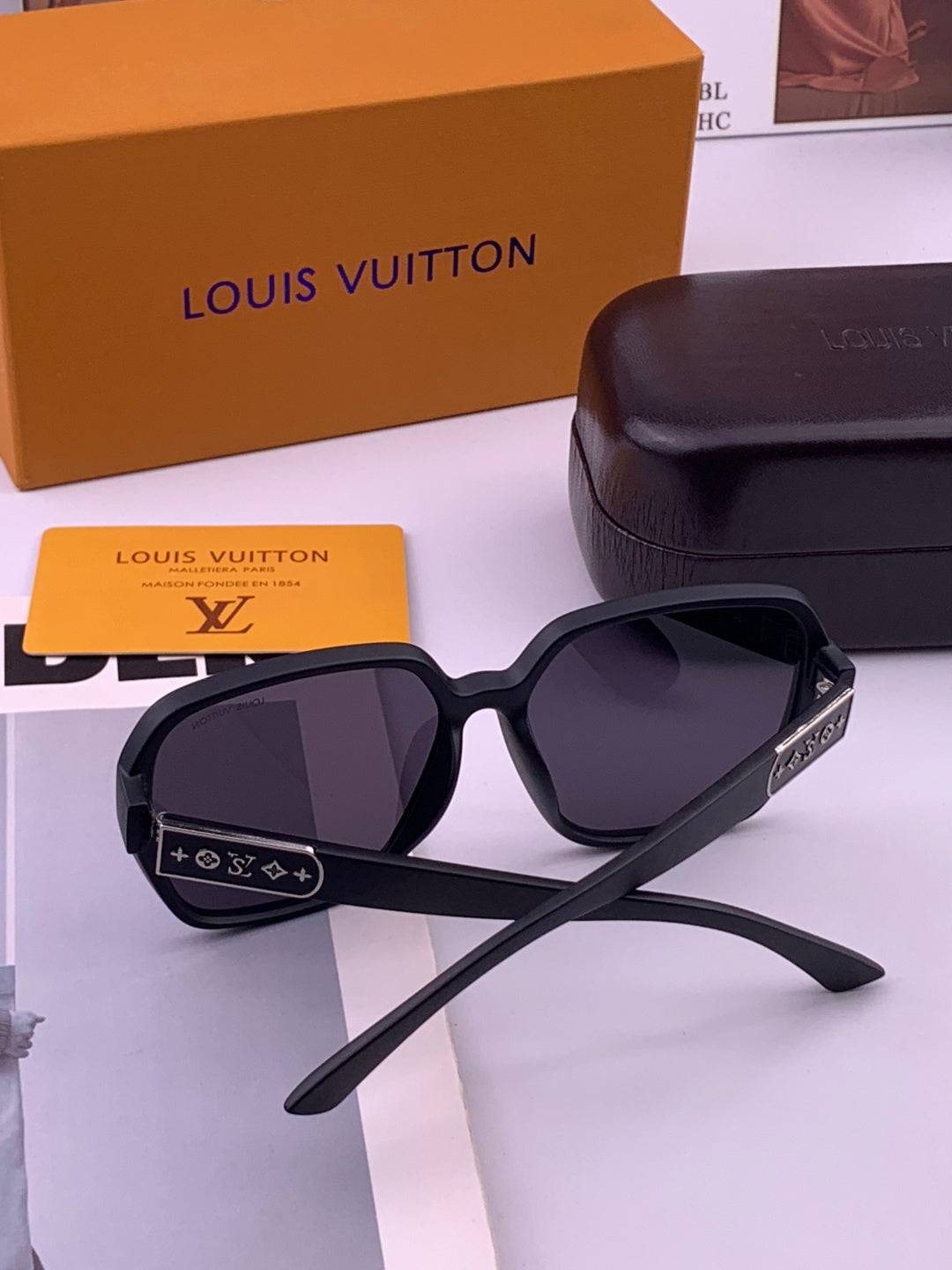 Louis Vuitton L3305 Square Black Lens Sunglasses for Men & Women - detail image 5